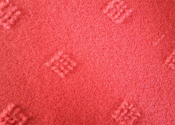 红色拉绒地毯